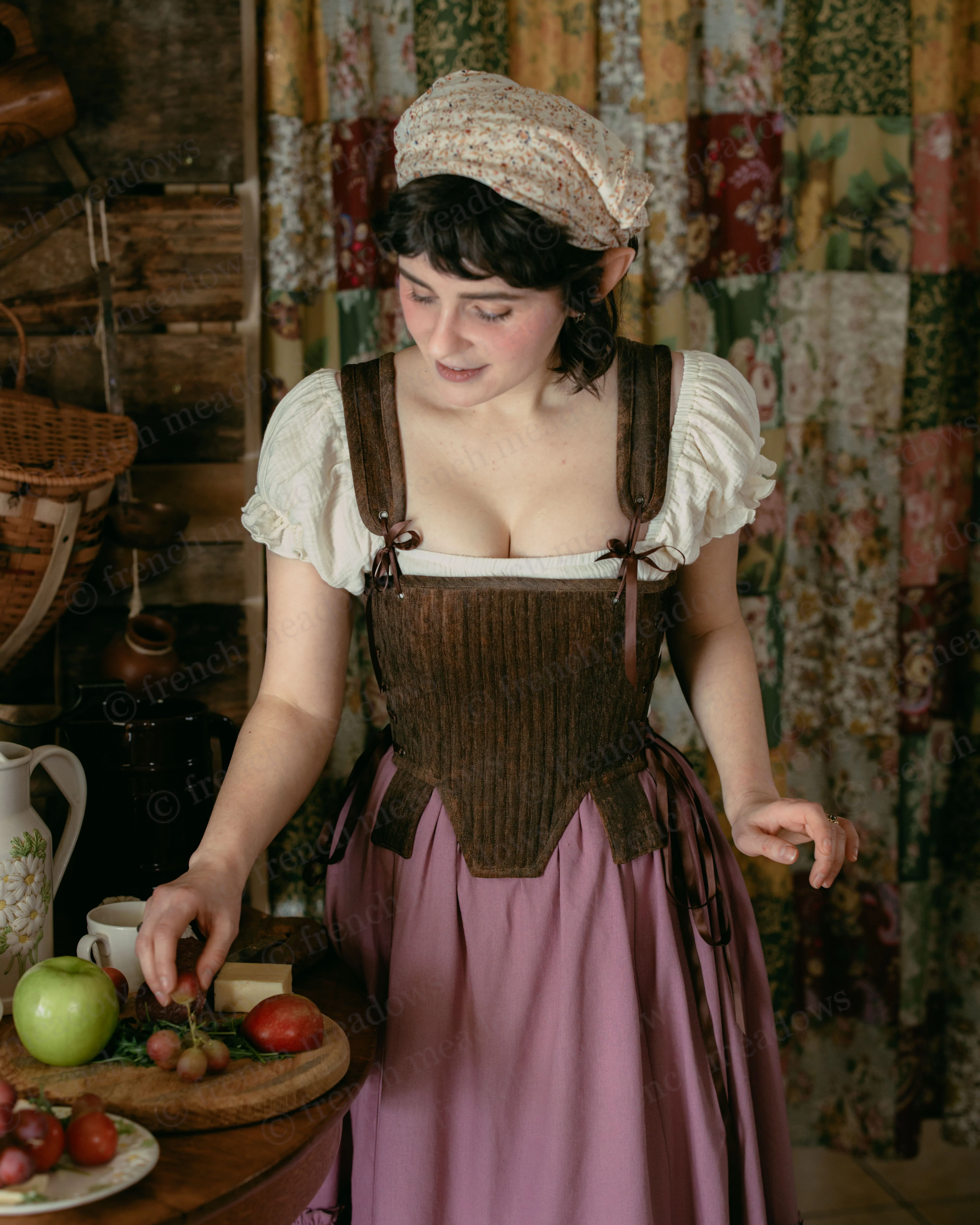 Brown Tabbed Tudor Stays - Image 10
