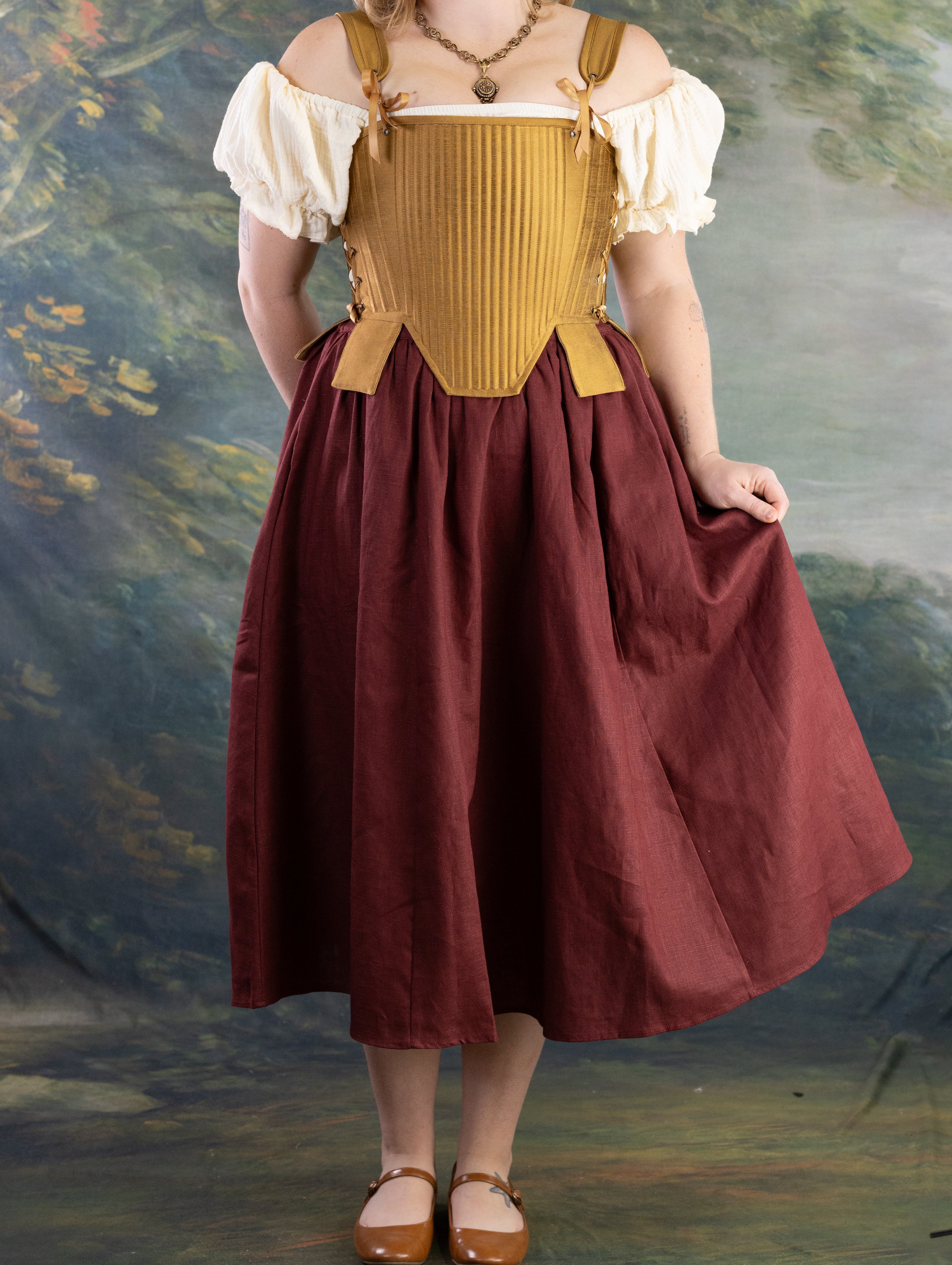 Gold Tabbed Tudor Stays - Image 12